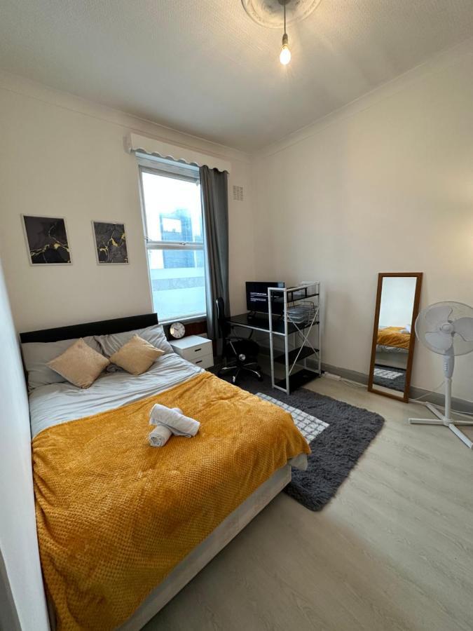 Appartamento Superb Modern Flat In Kings Cross Londra Esterno foto