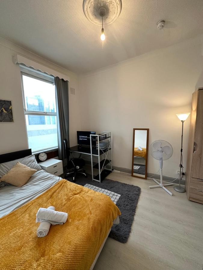 Appartamento Superb Modern Flat In Kings Cross Londra Esterno foto